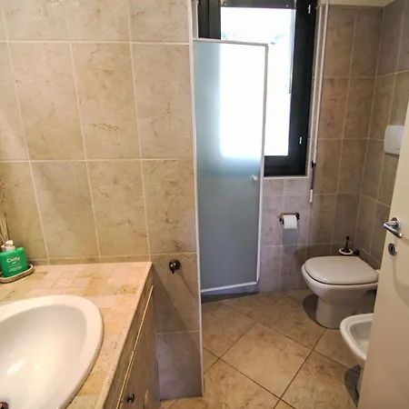 View By Interhome Апартаменты Бавено
